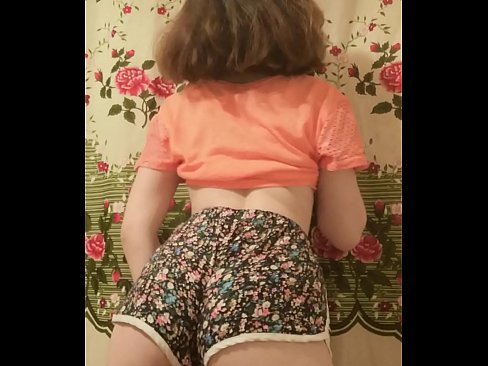 ❤️ Tânără sexy care se dezbracă de pantaloni scurți în fața camerei de filmat ☑  at porn ro.appassistance.ru ❌️❤