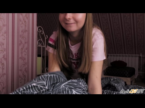 ❤️ Blondina îi suge adânc prietenei ei și primește spermă în gură ☑ at porn ro.appassistance.ru ❌️❤